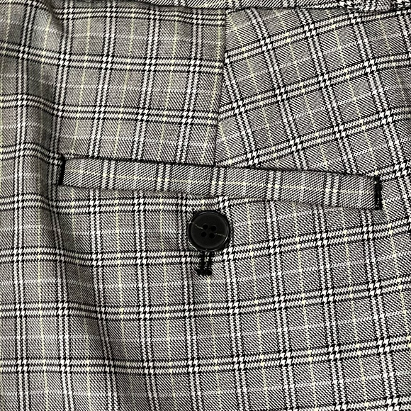 Banana Republic Avery Pant.  Checkered.  Size 2. - Picture 5 of 5